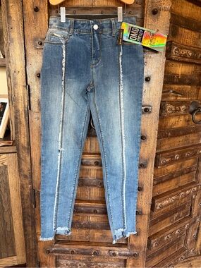 Women’s Light Blue Frayed Seam Skinny Jeans